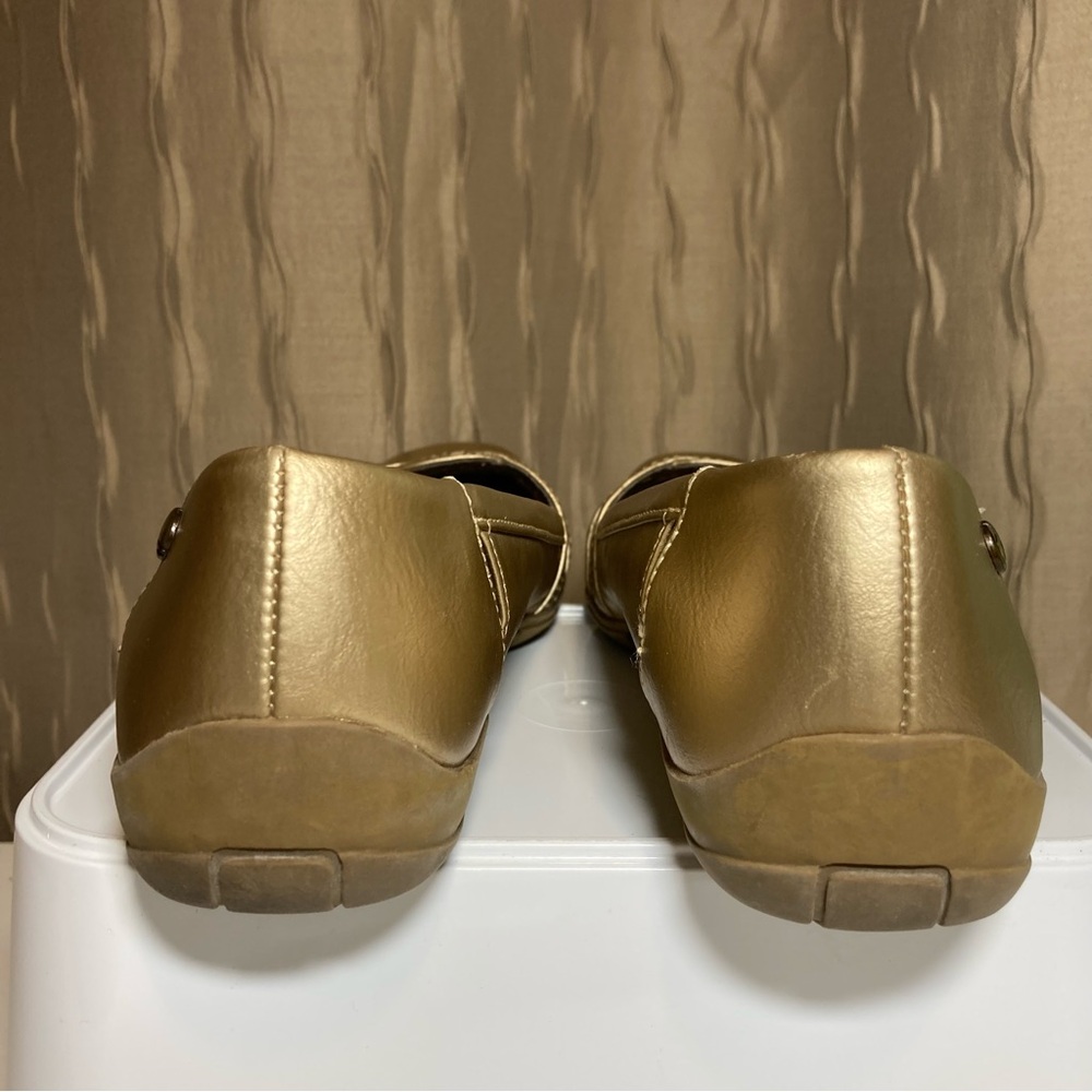 Life Stride Women's 6.5 Slip On Ballet Flats Gold Faux Leather Diverse Cut Out - Picture 7 of 14